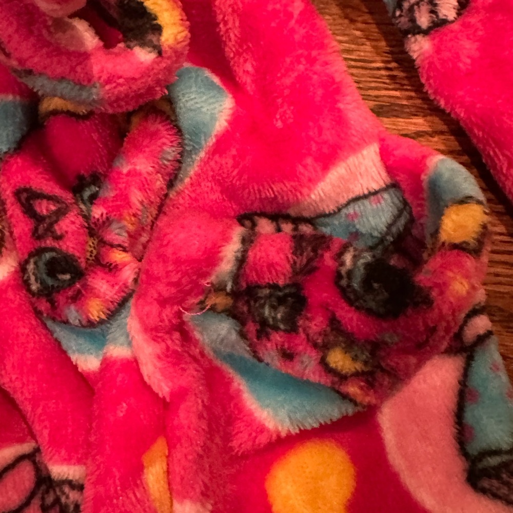 Shopkins Kids Pink Robe - Picture 4 of 5